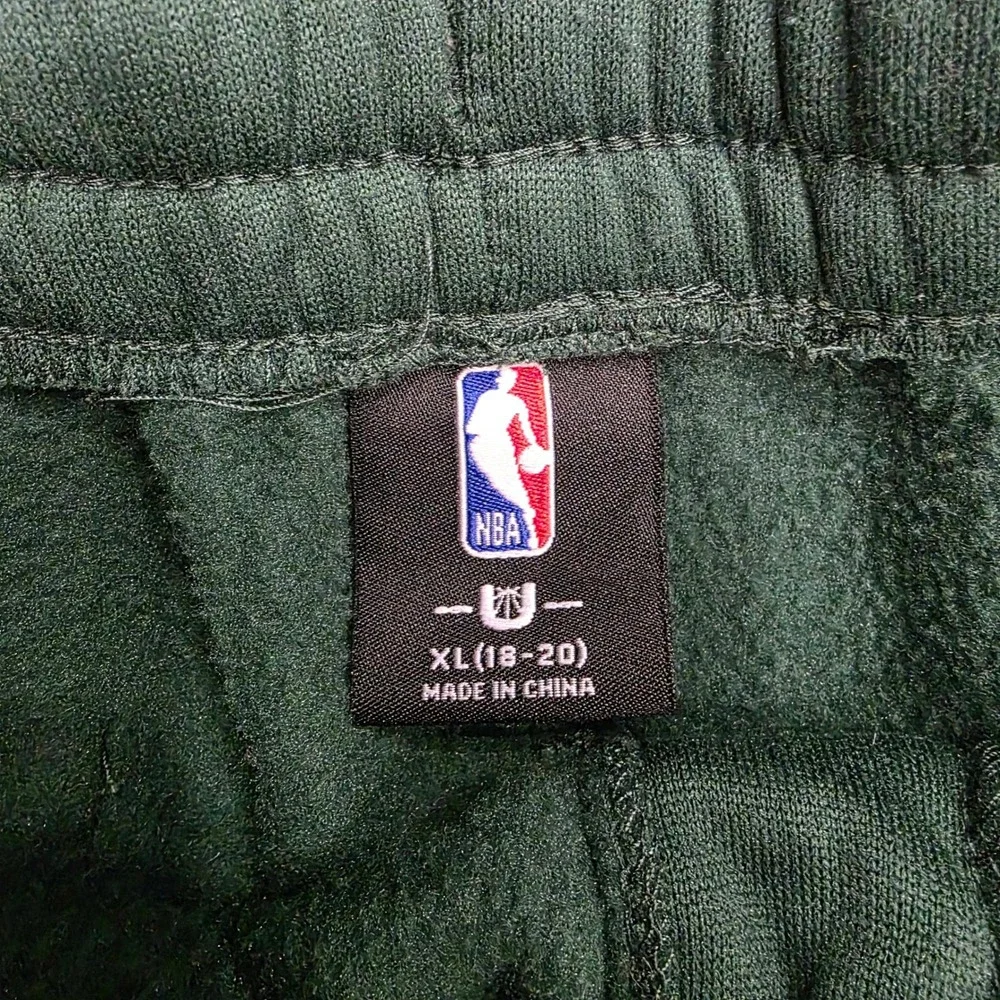 Milwaukee Bucks #34 Antetokounmpo Boy's XL Sweats & T-Shirt Set Green